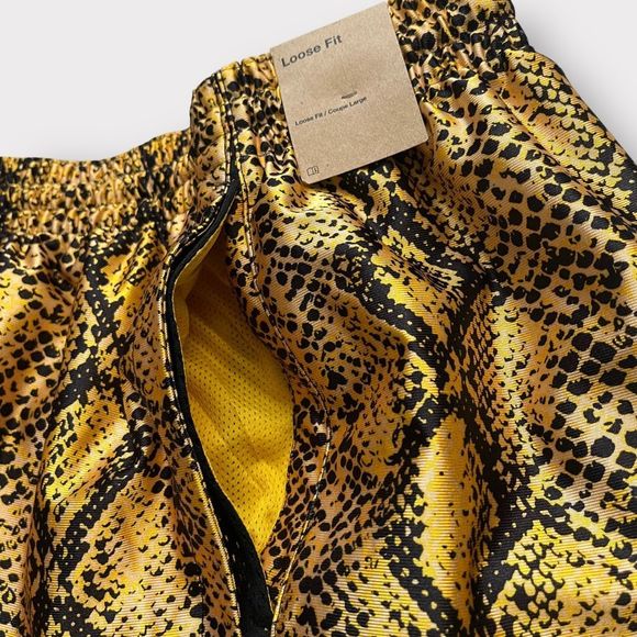 NEW Nike Dri-FIT Rebel Fly Basketball Shorts Large Gold Black Snake Print Womens - Picture 5 of 8
